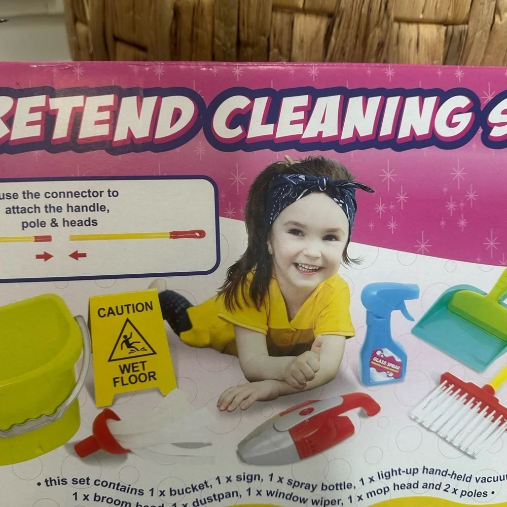 New Kids Cleaning Toy Play Set 10 Piece Cleaning with Light-Up Handheld Vacuum
